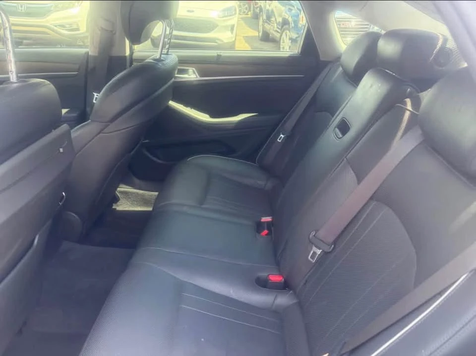 2015 Hyundai Genesis - Image 9 of 13