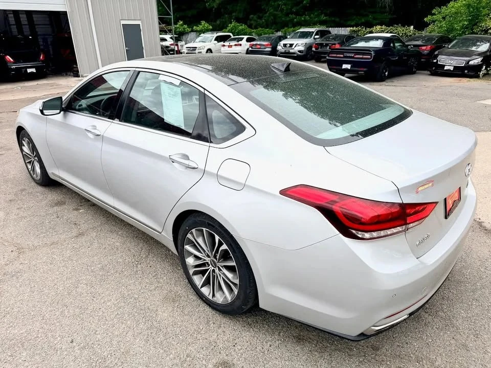 2015 Hyundai Genesis - Image 12 of 20