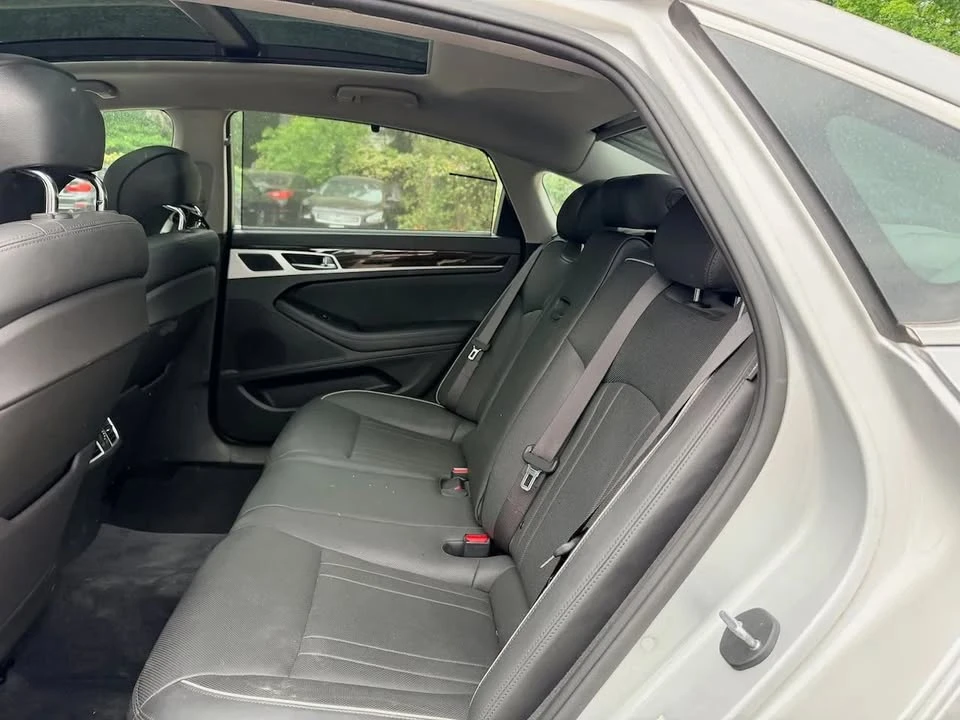 2015 Hyundai Genesis - Image 19 of 20