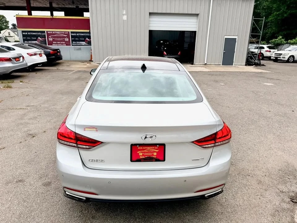 2015 Hyundai Genesis - Image 10 of 20