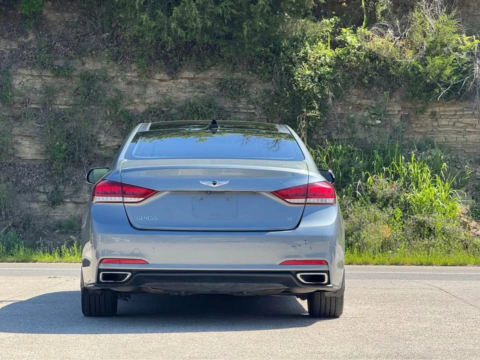 2015 Hyundai Genesis - Image 5 of 20