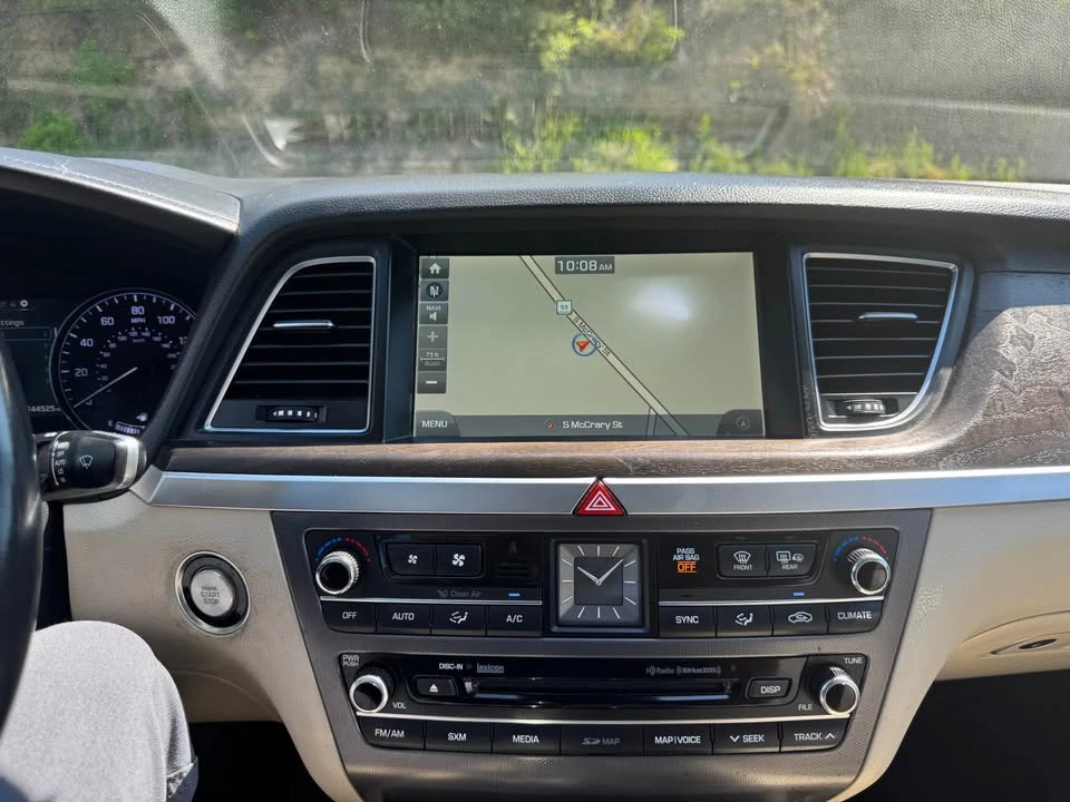 2015 Hyundai Genesis - Image 17 of 20