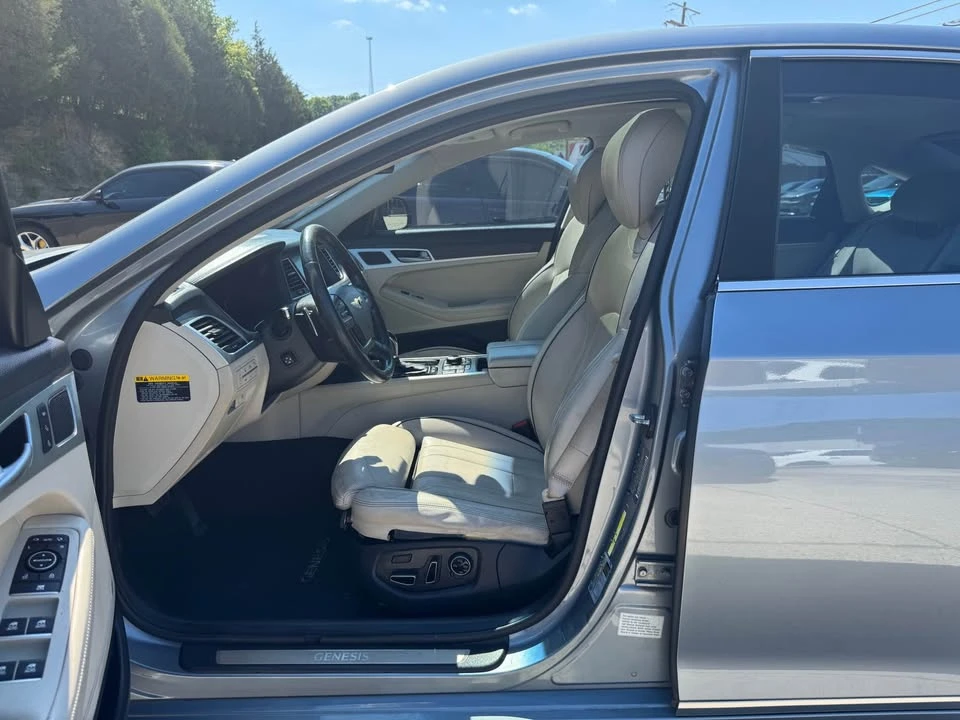 2015 Hyundai Genesis - Image 7 of 20