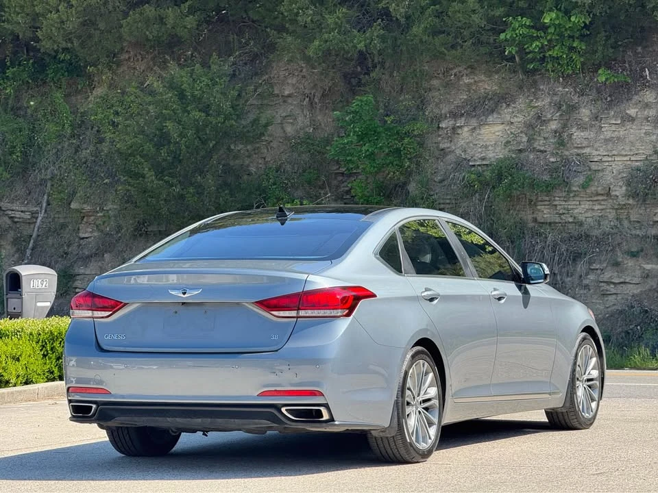 2015 Hyundai Genesis - Image 6 of 20