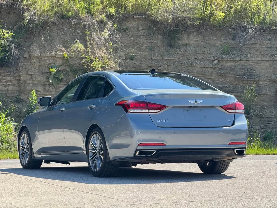 2015 Hyundai Genesis - Image 4 of 20