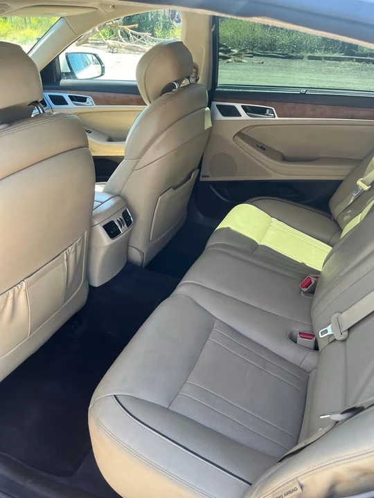 2015 Hyundai Genesis - Image 8 of 12