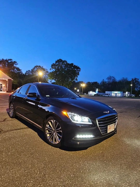 2015 Hyundai Genesis - Image 9 of 20
