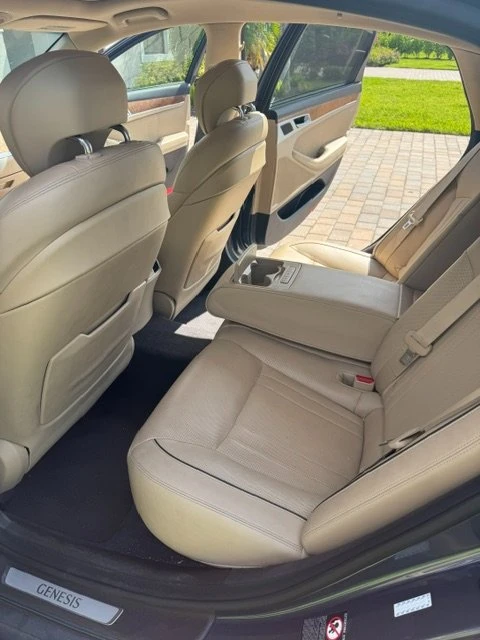 2015 Hyundai Genesis - Image 17 of 17