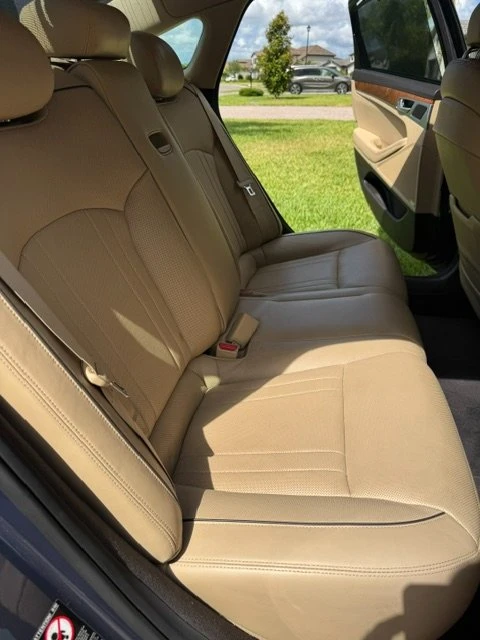 2015 Hyundai Genesis - Image 14 of 17