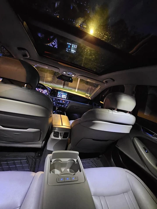 2015 Hyundai Genesis - Image 13 of 20