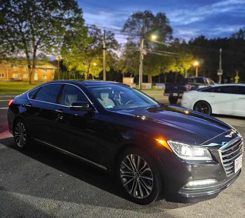 2015 Hyundai Genesis - Image 17 of 20
