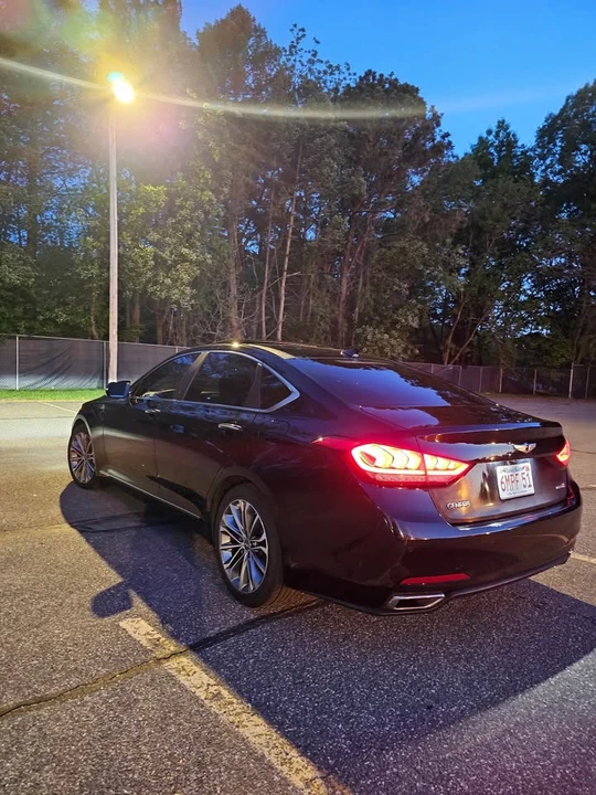 2015 Hyundai Genesis - Image 4 of 20