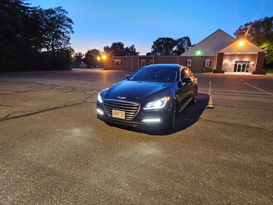 2015 Hyundai Genesis - Image 10 of 20