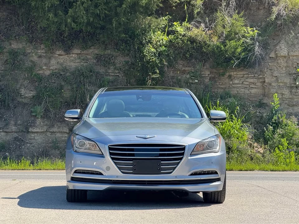 2015 Hyundai Genesis - Image 2 of 20