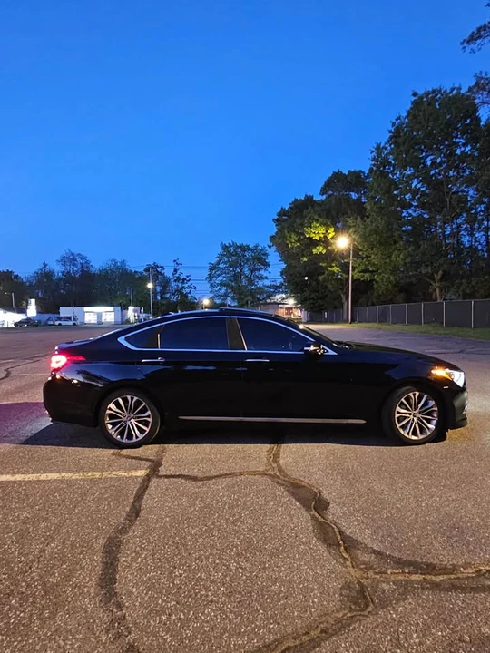 2015 Hyundai Genesis - Image 8 of 20