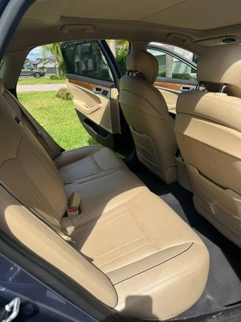2015 Hyundai Genesis - Image 13 of 17