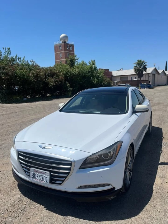 2015 Hyundai Genesis - Image 12 of 12