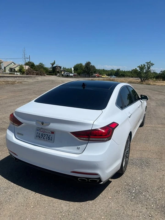 2015 Hyundai Genesis - Image 7 of 12