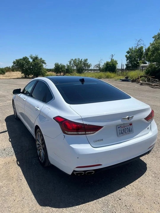 2015 Hyundai Genesis - Image 6 of 12