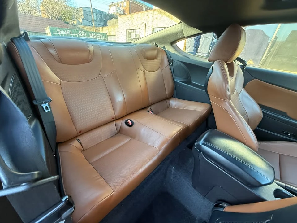 2015 Hyundai Genesis - Image 9 of 16