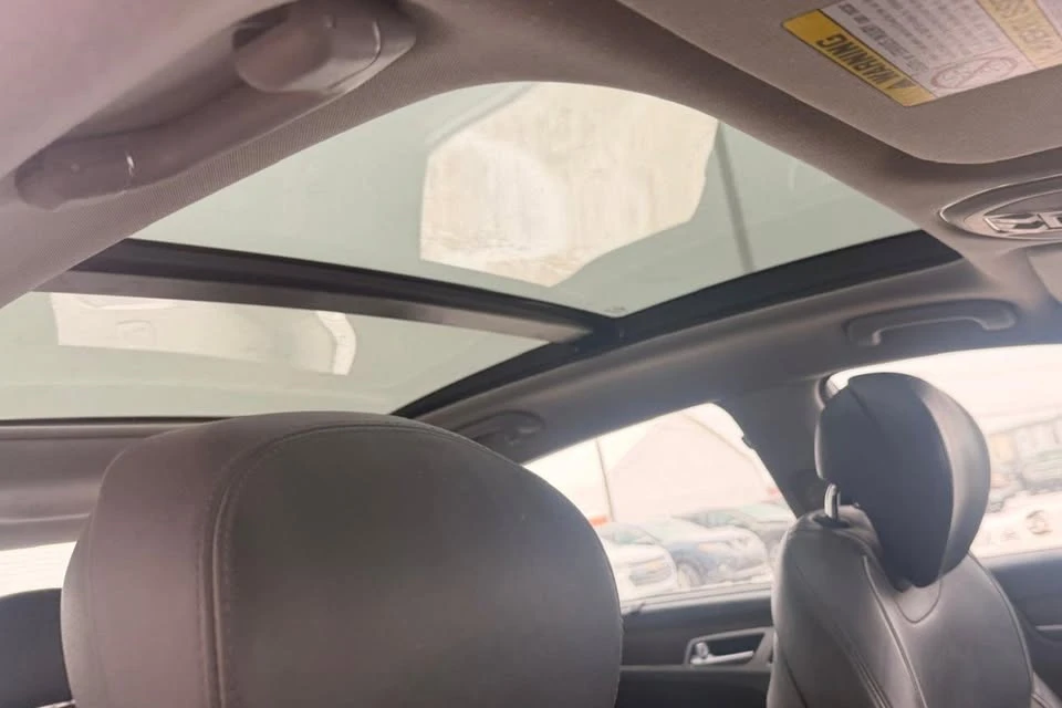 2015 Hyundai Genesis - Image 14 of 20