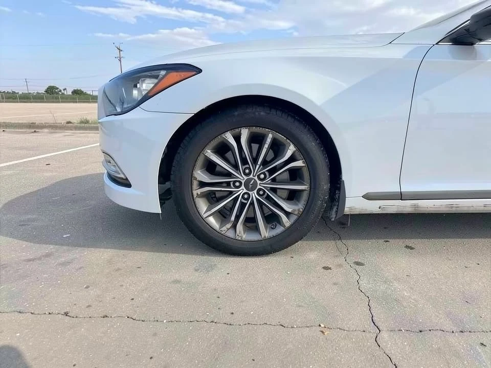 2015 Hyundai Genesis - Image 20 of 20