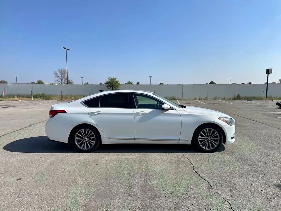 2015 Hyundai Genesis - Image 4 of 20