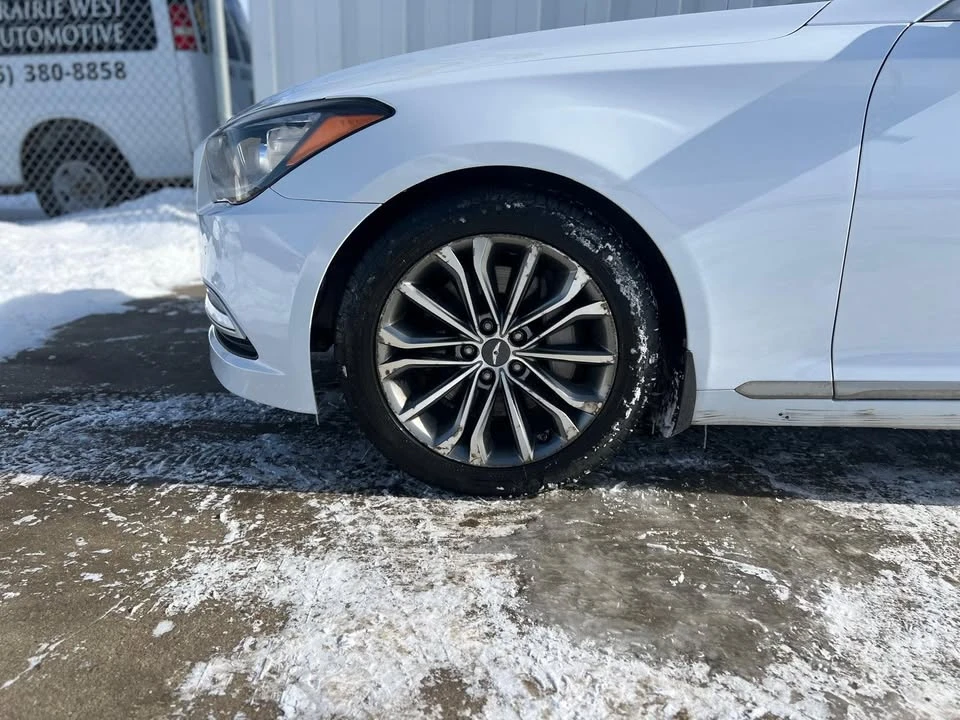 2015 Hyundai Genesis - Image 6 of 16