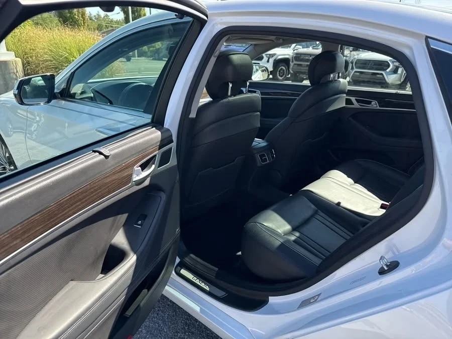 2015 Hyundai Genesis - Image 2 of 6