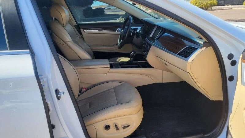 2015 Hyundai Genesis - Image 8 of 12
