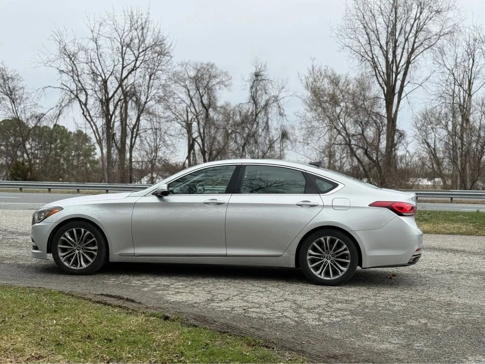 2015 Hyundai Genesis - Image 6 of 7