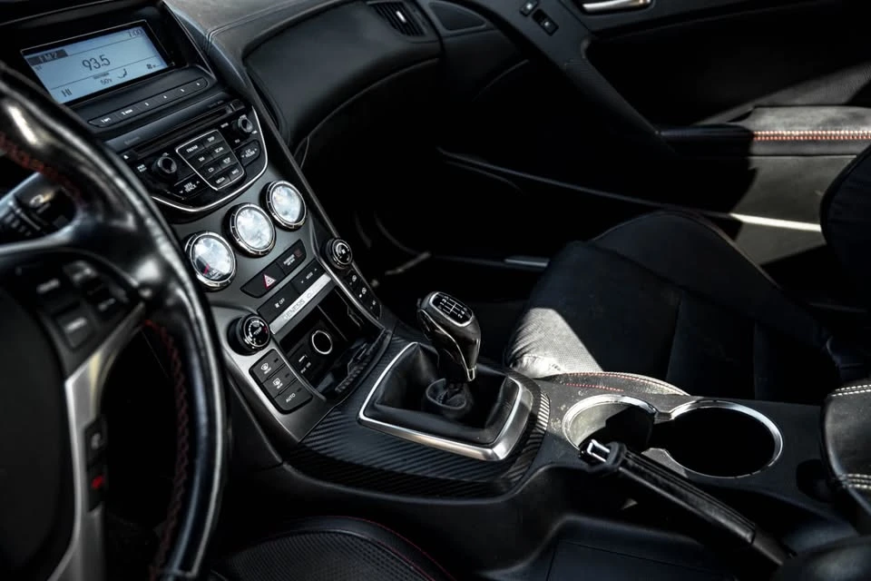 2015 Hyundai Genesis Coupe - Image 12 of 19