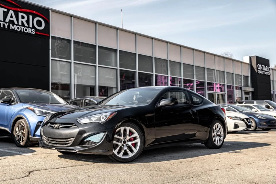 2015 Hyundai Genesis Coupe - Image 2 of 19