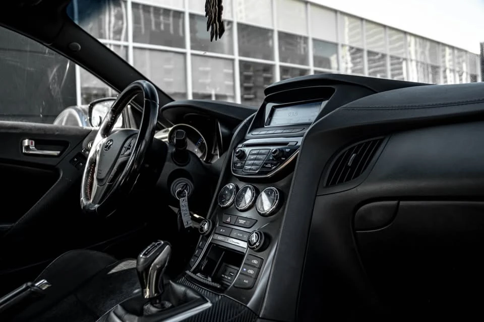 2015 Hyundai Genesis Coupe - Image 14 of 19