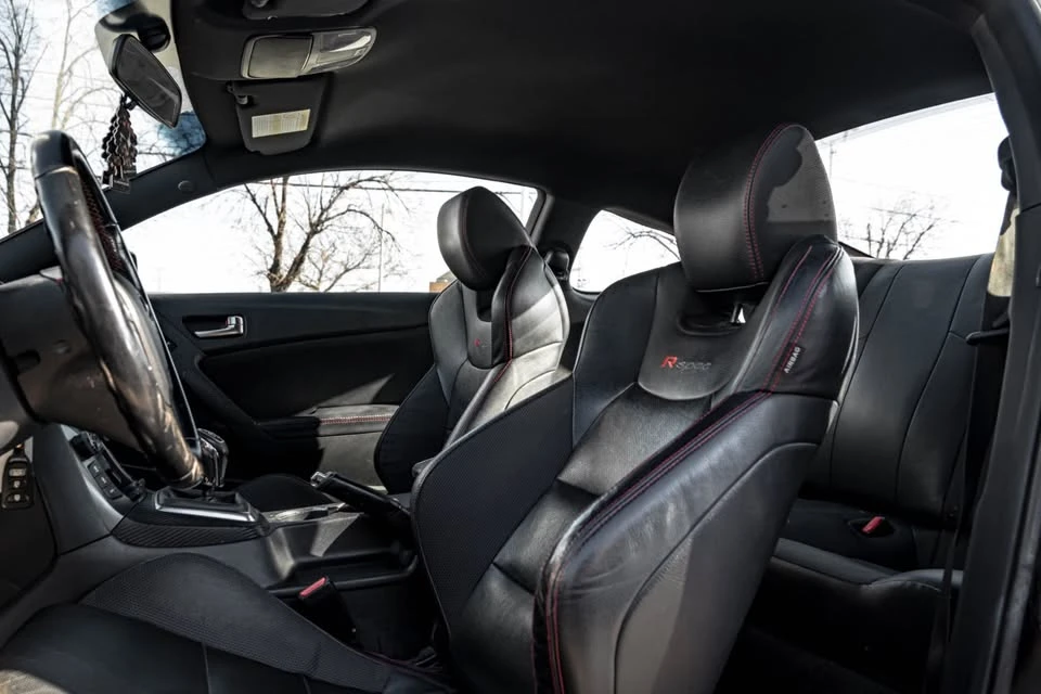 2015 Hyundai Genesis Coupe - Image 9 of 19