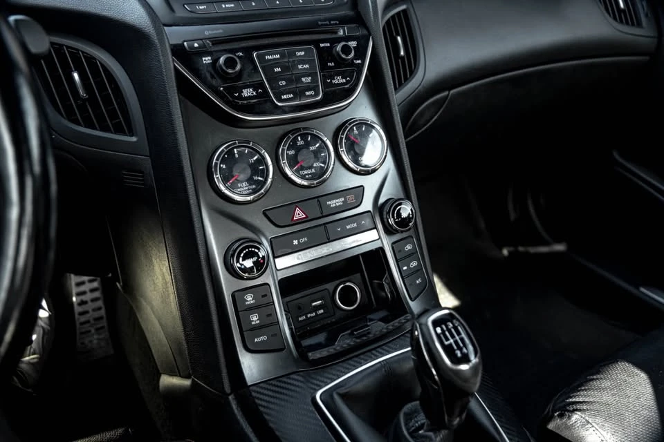 2015 Hyundai Genesis Coupe - Image 18 of 19