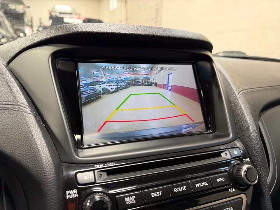 2015 Hyundai Genesis - Image 19 of 20