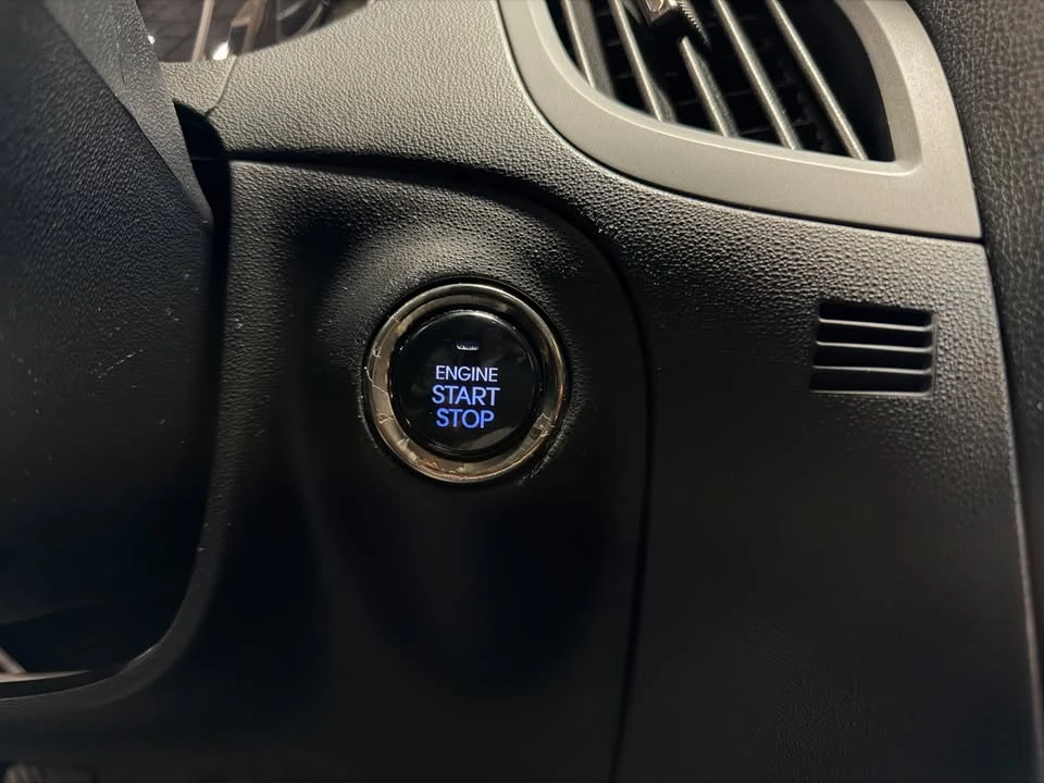2015 Hyundai Genesis - Image 16 of 20
