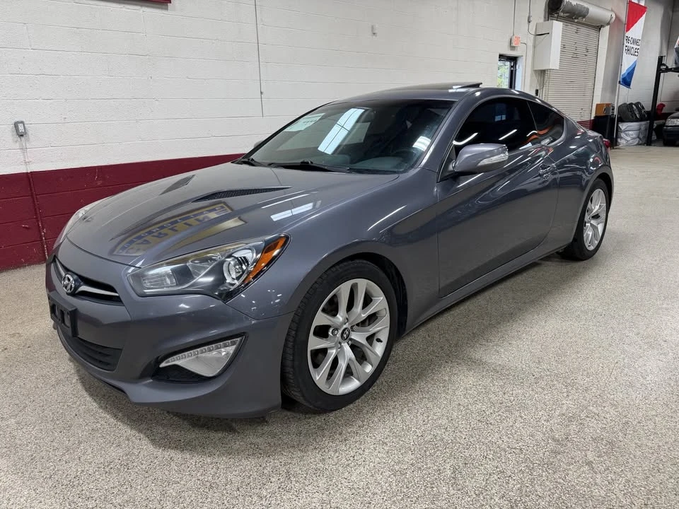 2015 Hyundai Genesis - Image 2 of 20