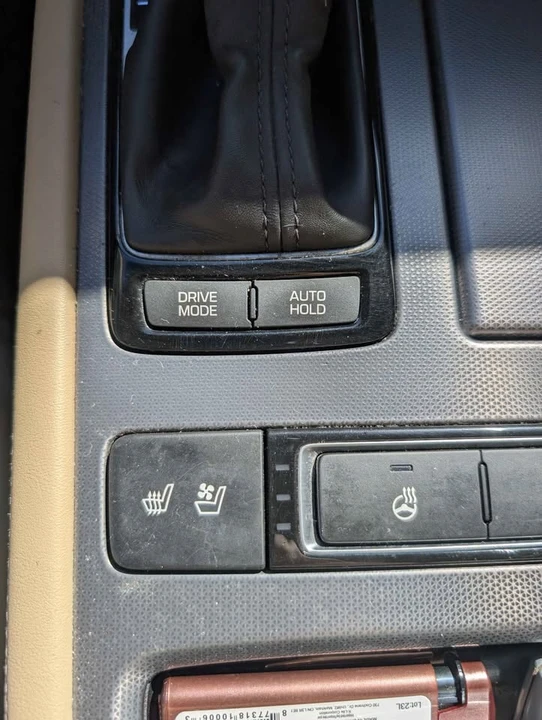 2015 Hyundai Genesis - Image 7 of 14