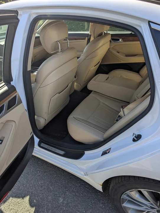 2015 Hyundai Genesis - Image 3 of 14