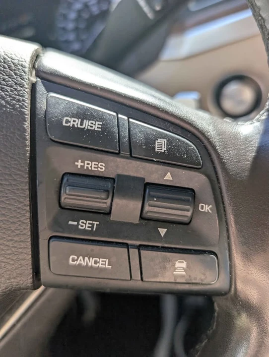 2015 Hyundai Genesis - Image 8 of 14