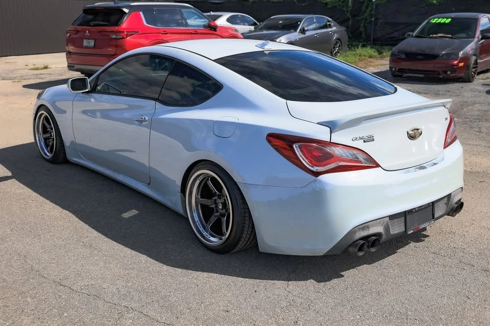 2015 Hyundai Genesis - Image 2 of 7