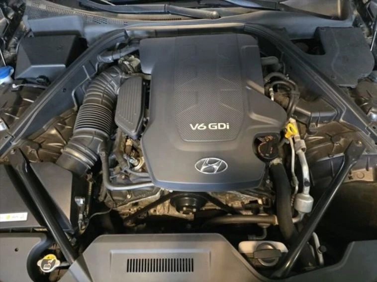 2015 Hyundai Genesis - Image 8 of 8