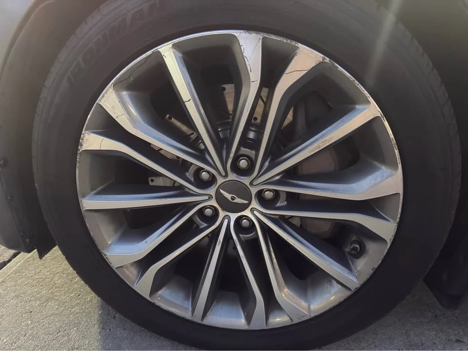 2015 Hyundai Genesis - Image 7 of 13