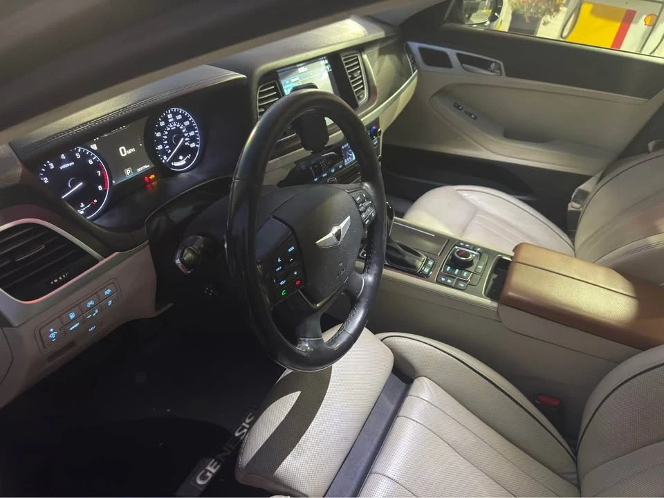 2015 Hyundai Genesis - Image 6 of 13