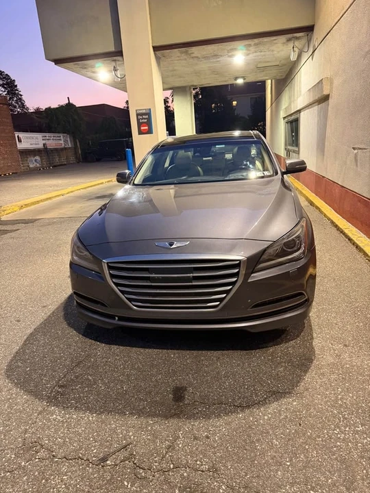 2015 Hyundai Genesis - Image 12 of 13