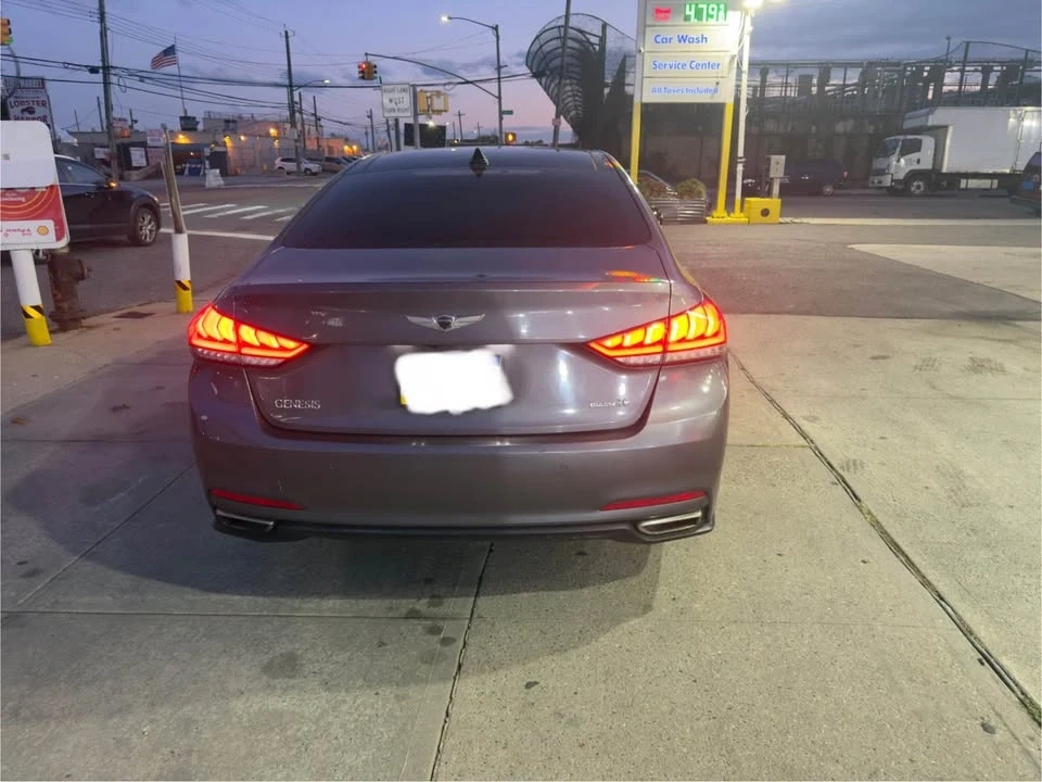 2015 Hyundai Genesis - Image 8 of 13