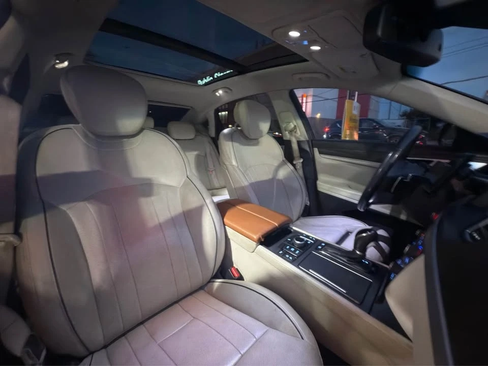 2015 Hyundai Genesis - Image 4 of 13