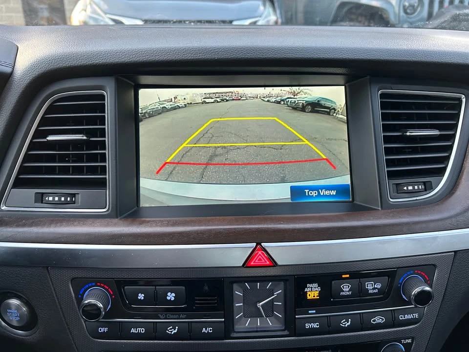 2015 Hyundai Genesis - Image 15 of 20